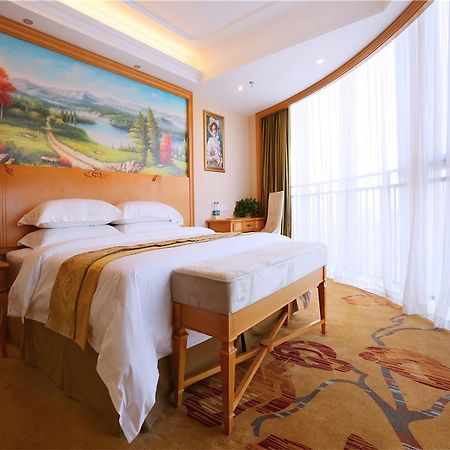 Vienna International Hotel Yantai Changjiang Road Xingyi Square Branch Zewnętrze zdjęcie