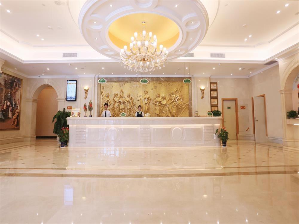 Vienna International Hotel Yantai Changjiang Road Xingyi Square Branch Zewnętrze zdjęcie