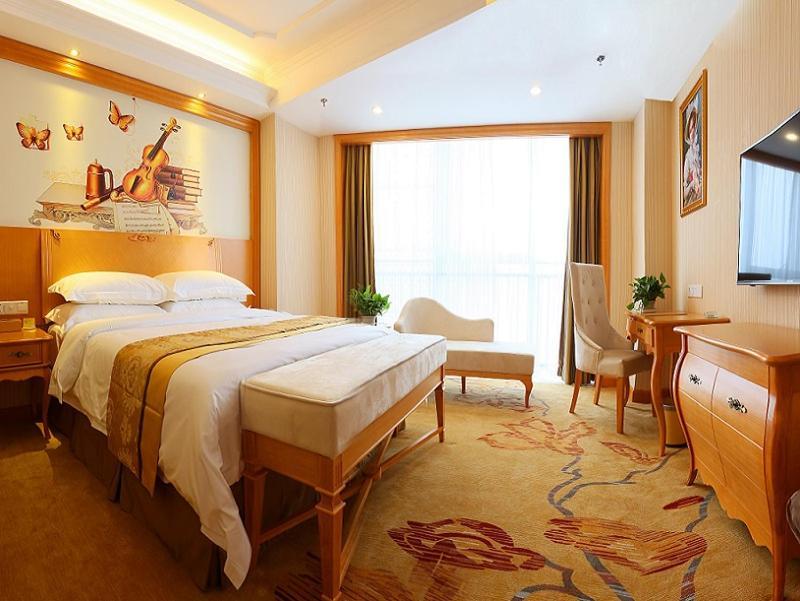 Vienna International Hotel Yantai Changjiang Road Xingyi Square Branch Zewnętrze zdjęcie